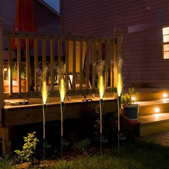  Lampe jardin solaire devant un patio