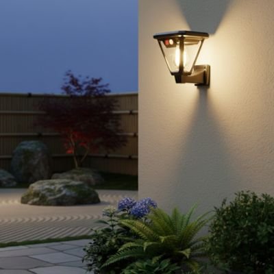 lampe solaire extérieur détecteur de mouvement sur mur de maison