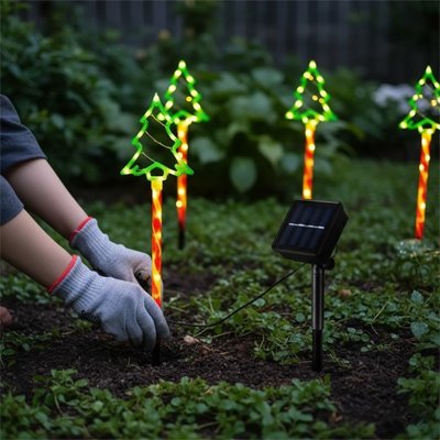 lampe solaire exterieur en forme de sapin pour noël 