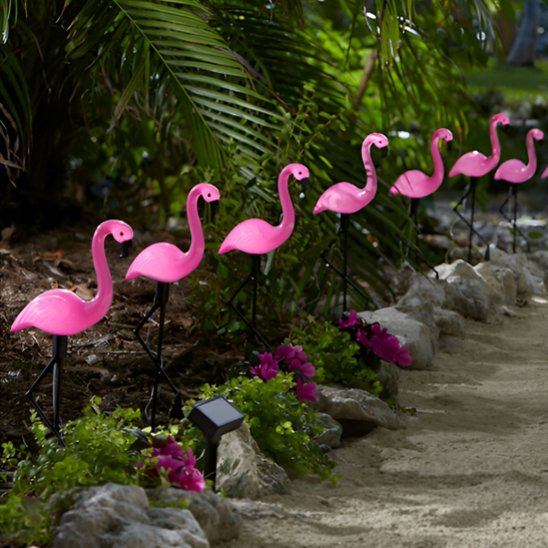 Lampes Jardins solaires rangér de flamands roses
