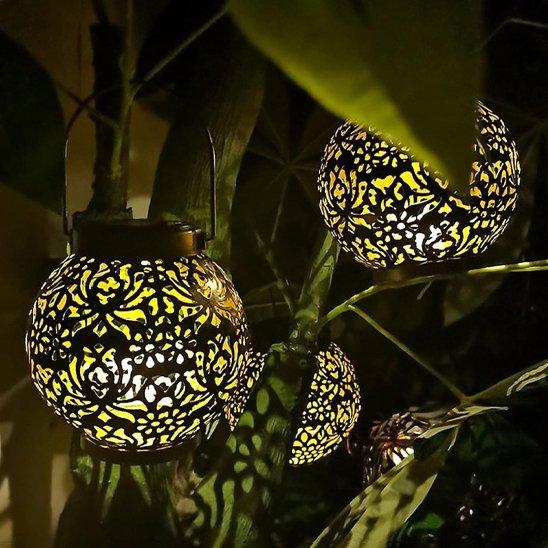 Lanterne solaireen métal travaillé